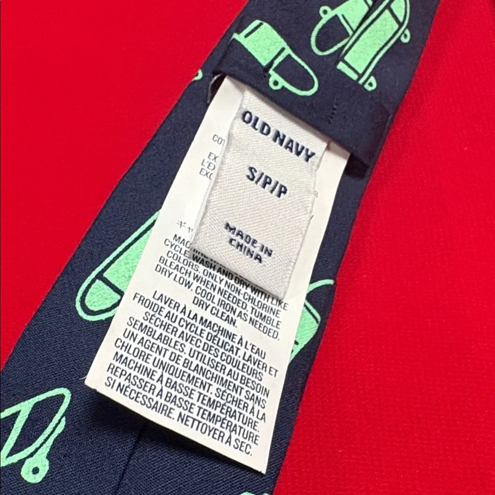 Old Navy youth cotton skateboard tie.